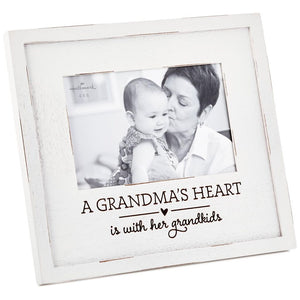 A Grandma's Heart Wood Picture Frame, 4x6